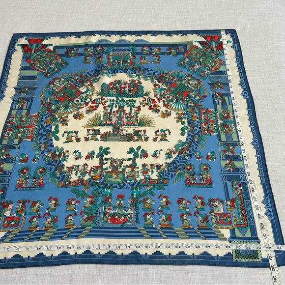 •Hermes Paris Astres et Soleils Silk Handrolled Scarf 34”x34” Made in France - Picture 14 of 16